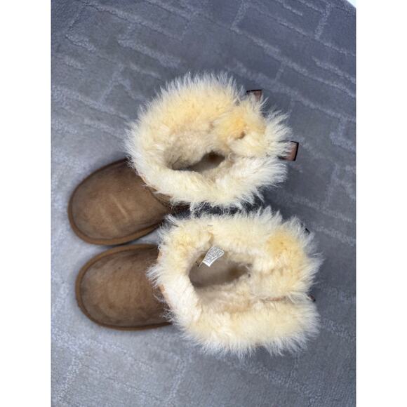UGG Mini Bailey Bow II Boot Kids Toddlers Chestnut WORN ONCE - Picture 7 of 11